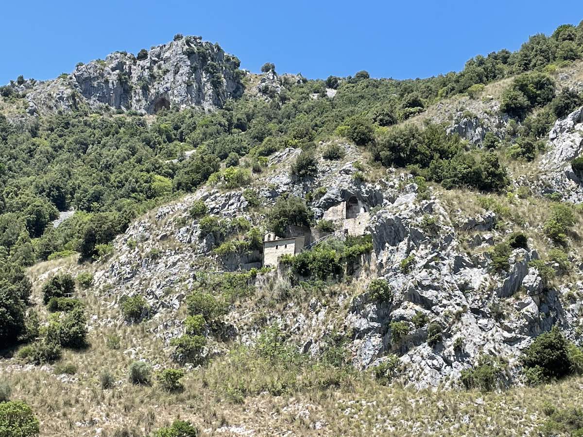 Cammino di San Benedetto - Eremo dello Spirito Santo nelle gole del Melfa percorrendo il Tracciolino a Roccasecca