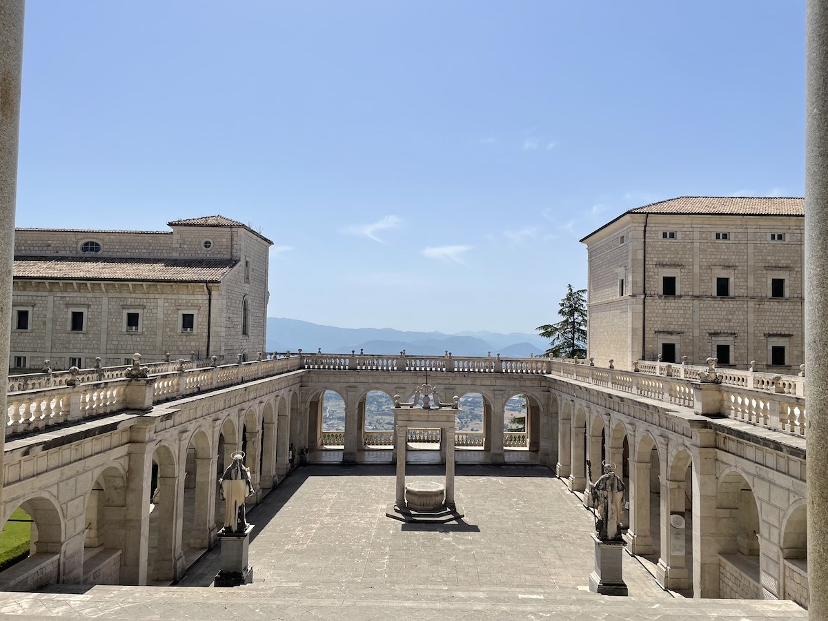 Cammino di San Benedetto - Panorama dell'Abbazia di San Benedetto a Montecassino