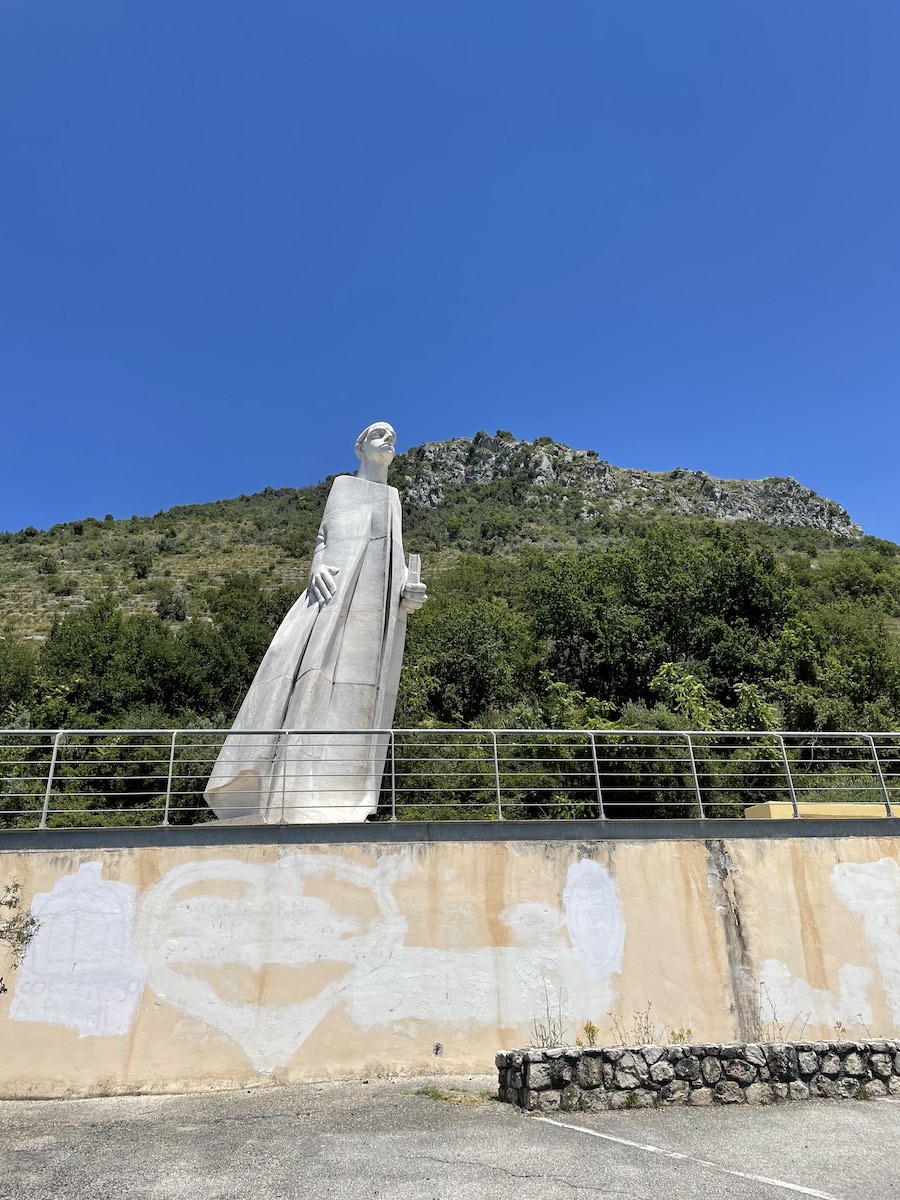 Cammino di San Benedetto - La statua di San Tommaso a Roccasecca