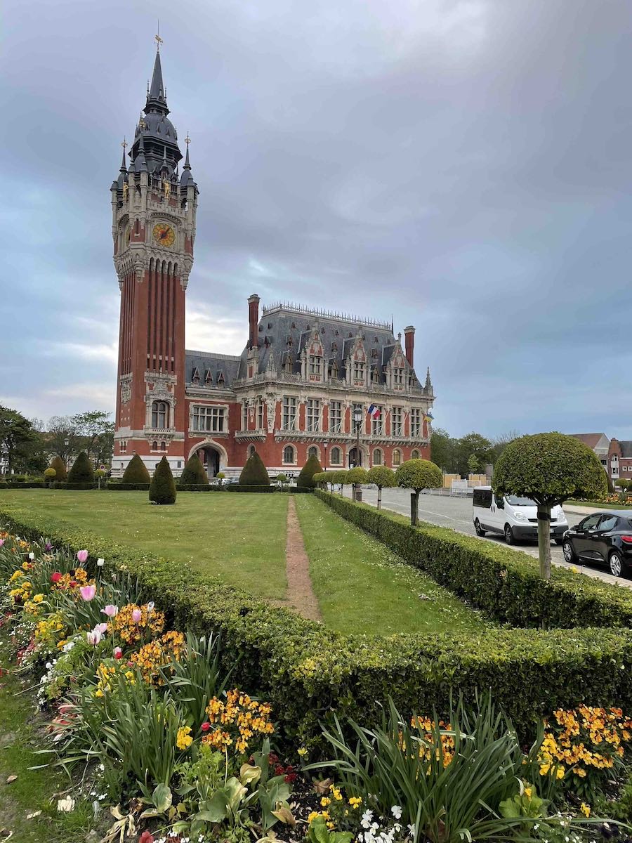 Via Francigena - Municipio di Calais, il magnifico campanile è iscritto alla lista mondiale del patrimonio UNESCO