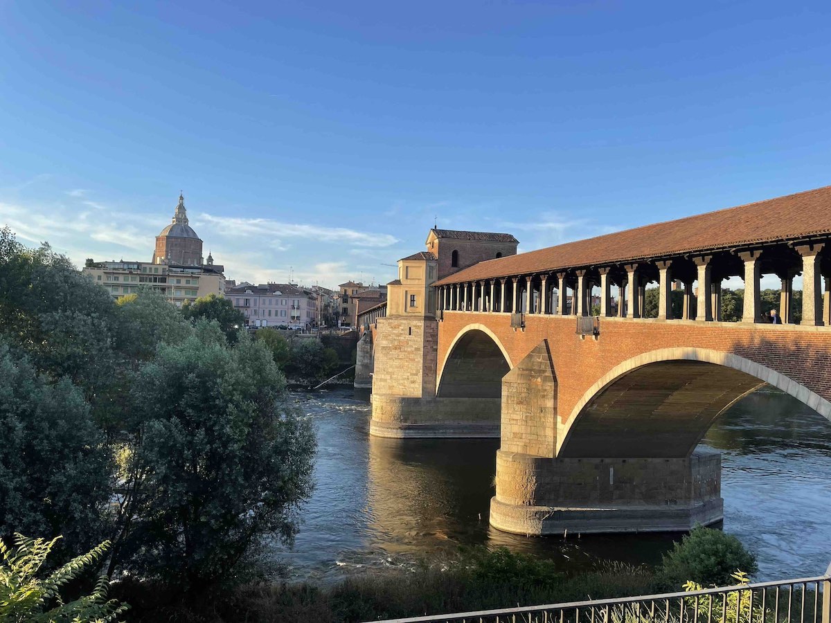 Via Francigena - Il Ponte Vecchio sul fiume Ticino, a Pavia in Lombardia