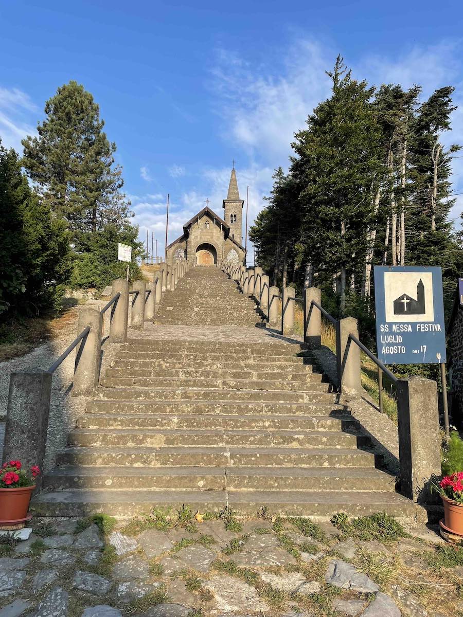 Via Francigena - Santuario della Madonna della Guardia al Passo della Cisa tra Emilia-Romagna e Toscana